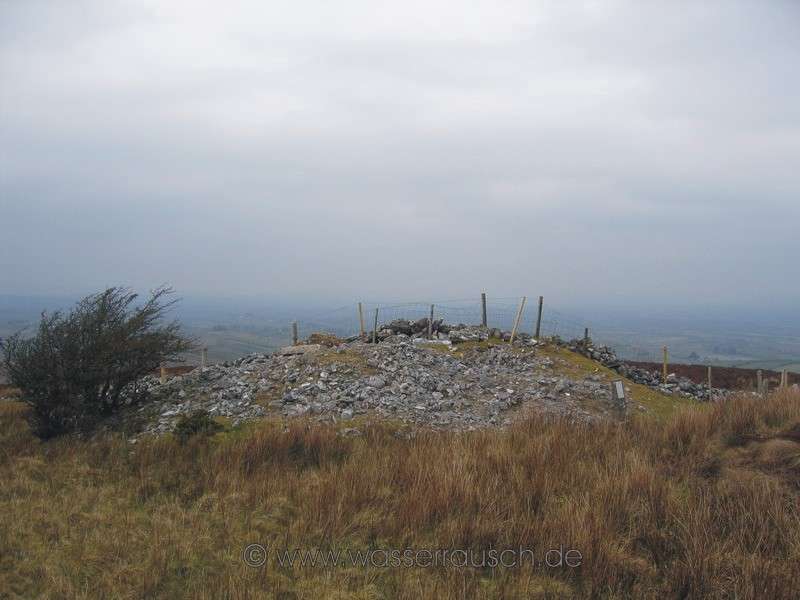 Cairn C with fence